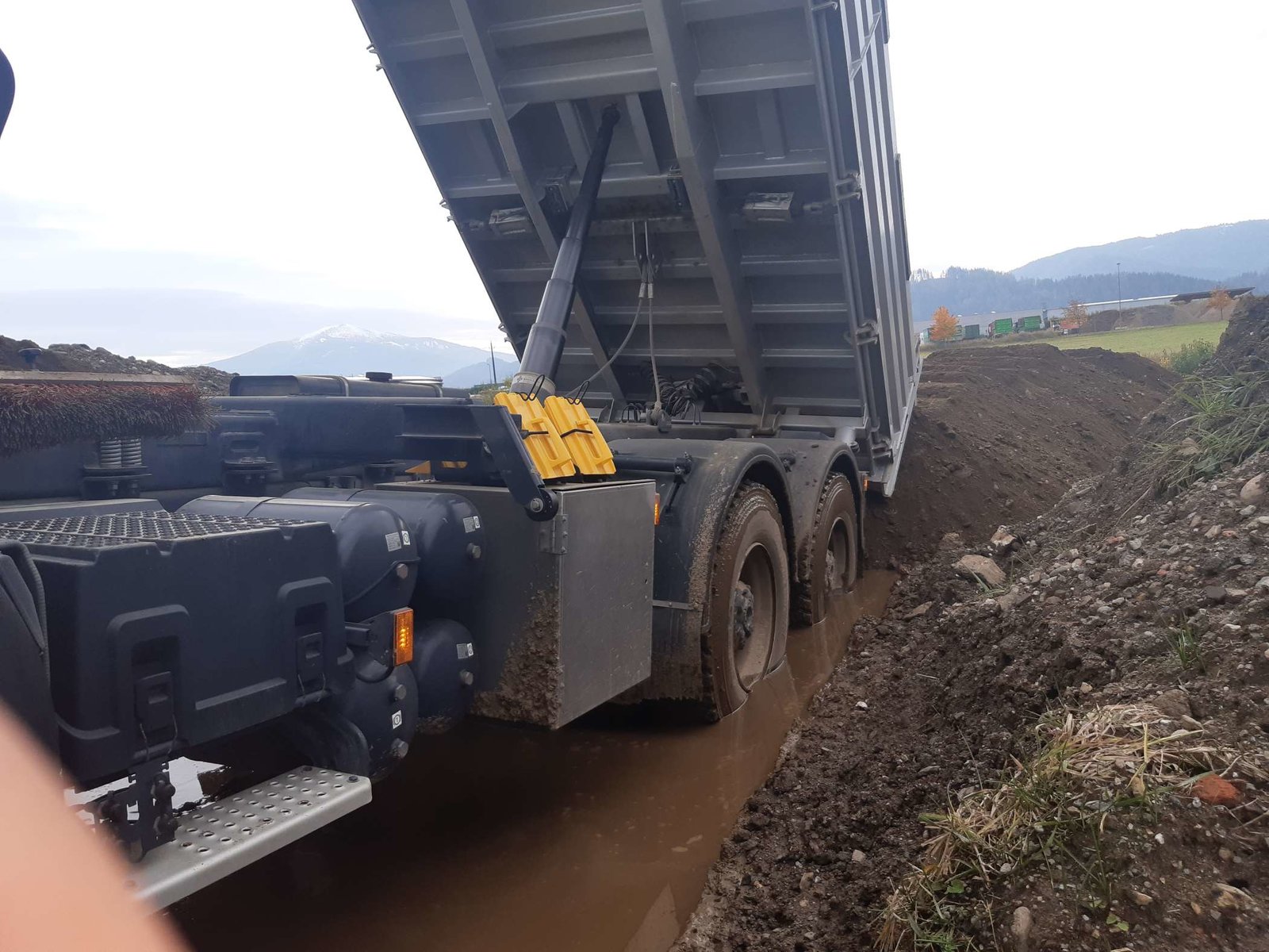 Lkw-Leistungen der MPS Bau GmbH